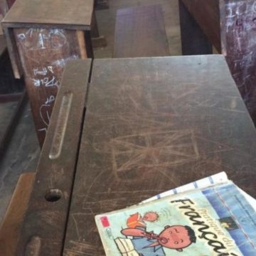Grève des enseignants salle de classe vide