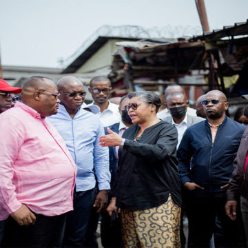 Judith Suminwa au marché de la Liberté