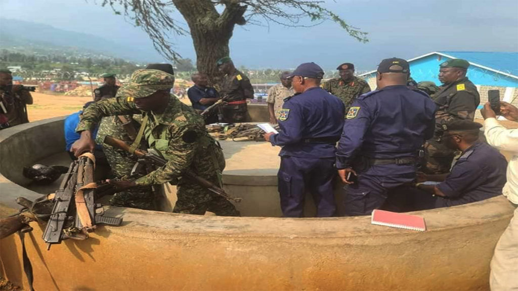 Policiers congolais rapatriés d'Ouganda avec leurs équipements