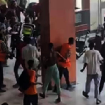 udps-vandalise-palais-du-peuple2 Combattants de l'UDPS vandalisent le Palais du Peuple