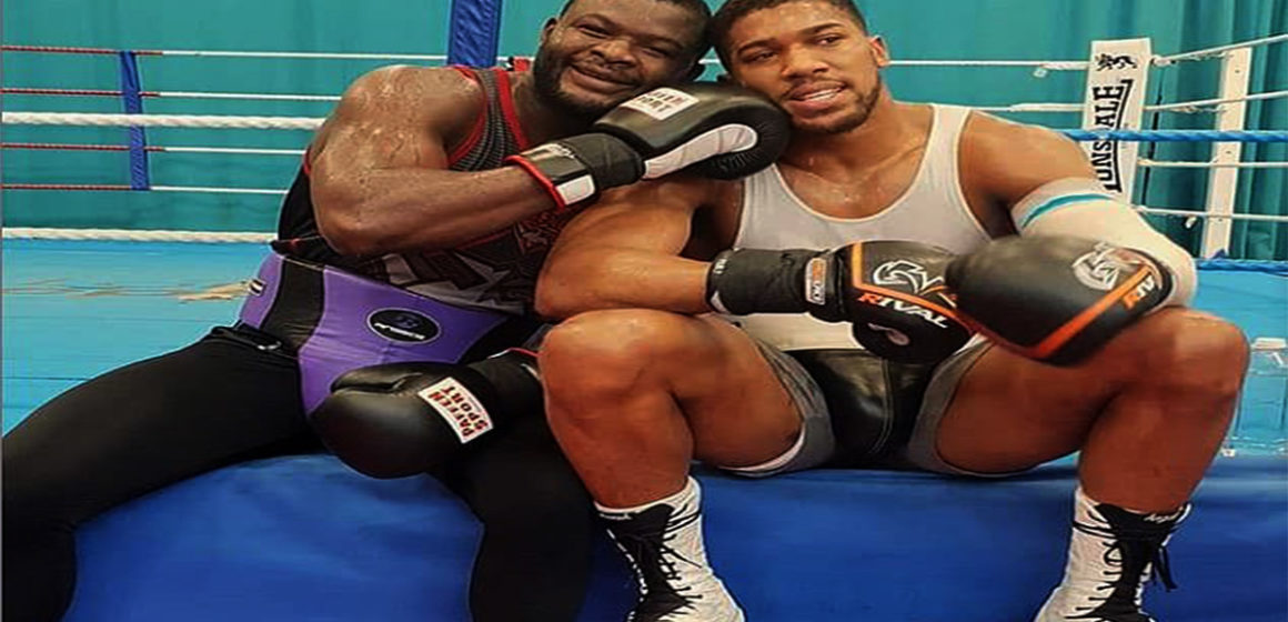Anthony Joshua et Martin Bakole