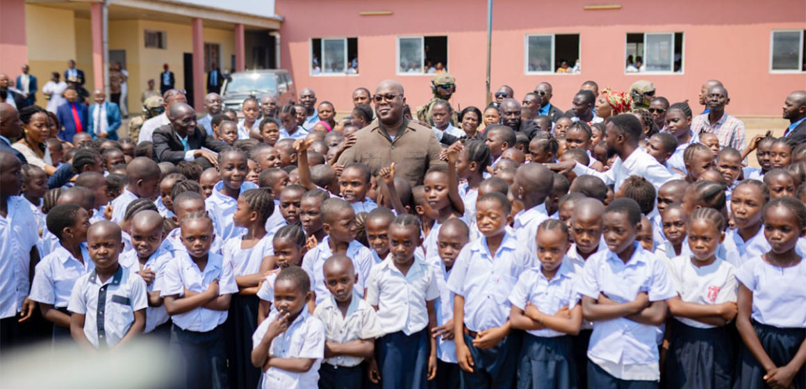 Tshisekedi-visite-écoles2 Le président Tshisekedi à l'école du Camp Tshatshi