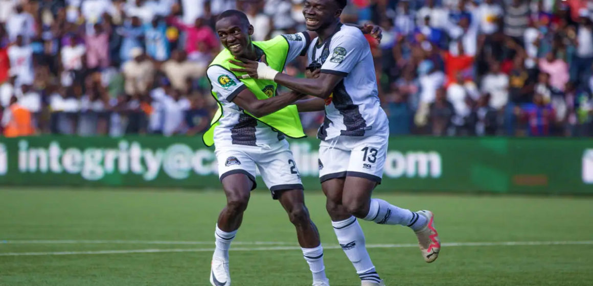 Joueurs du TP Mazembe exultent de joie