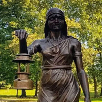 Statue de Kimpa Vita à Charleroi