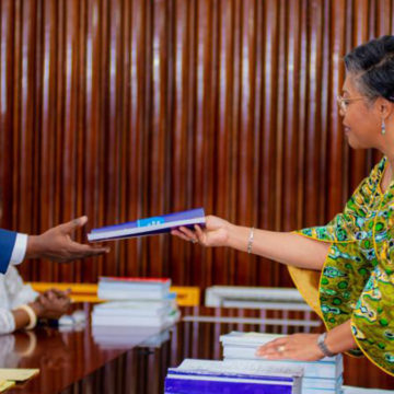 La Première ministre Judith Suminwa dépose le projet de Budget 2025 à l'Assemblée nationale