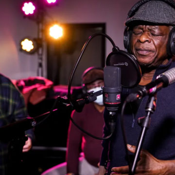 Sam Mangwana sur scène