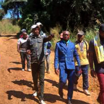 Visite sur terrain du chef de secteur Lulenge
