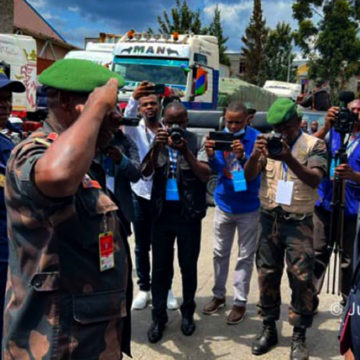 Honneurs militaires rendus au ministre Rwandais à Goma