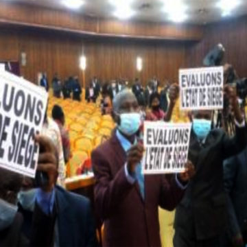 députés contre l'état de siège