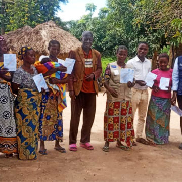 Actes de naissance pour bébés au village