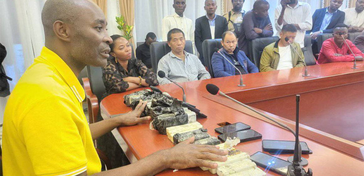 Chinois arrêtés avec de l'or