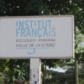 pancarte de l'institut-français Kinshasa